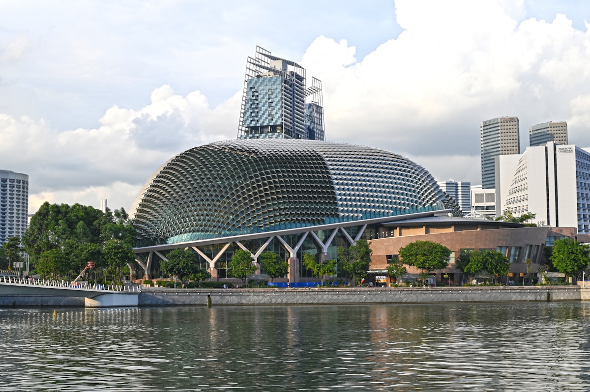 Singapore Travel Guide: Top Attractions & Hidden Gems